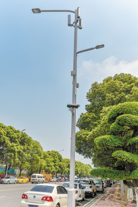 湖南首(shou)條“智慧(hui)炤明路”亮相長沙隆平高科技園
